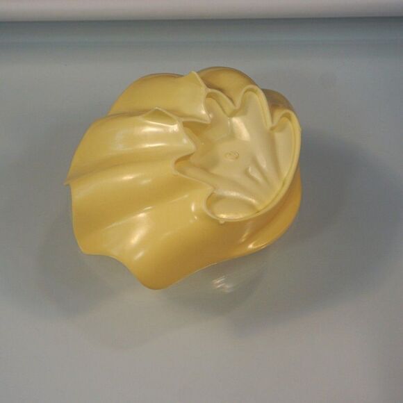 Vintage MCM Hard Plastic Decorative Clam Shell Bowl Serving Or Display 8.5 x 7 - Picture 4 of 8